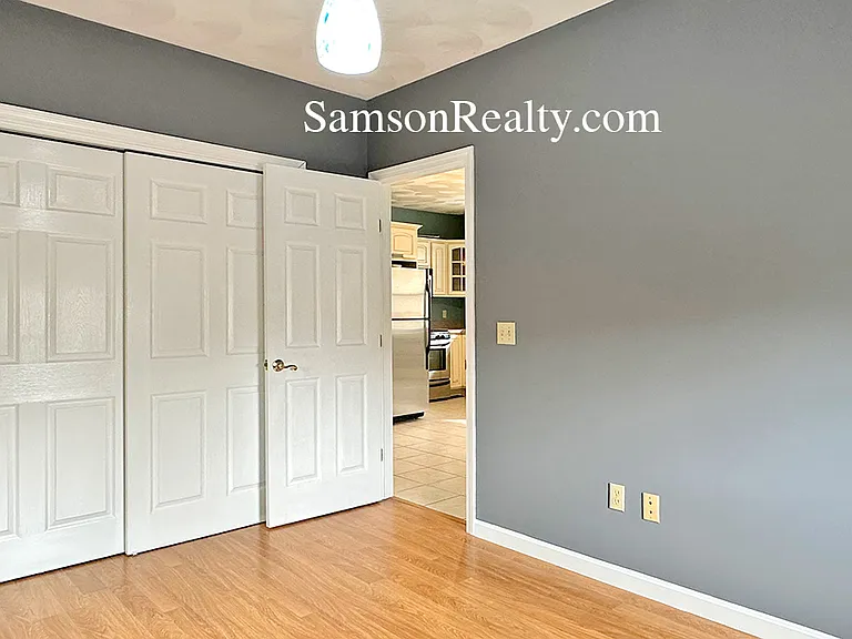 19 Sutton St #2 — Photo 10