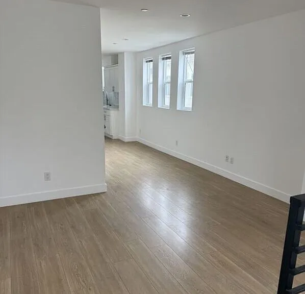 227 B N Park View St — Photo 12