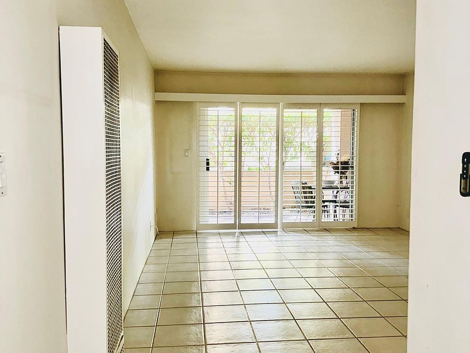 1st image of 302 Por La Mar Cir