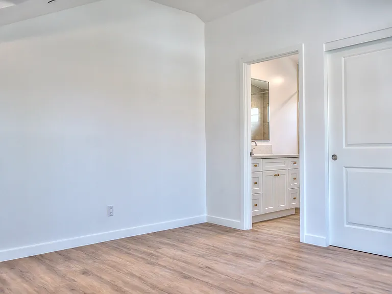 67 N Sierra Bonita Ave #1 — Photo 13