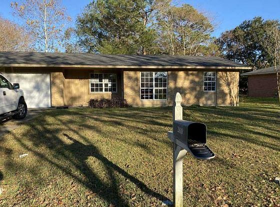 1st image of 2810 Garden Dale Ave