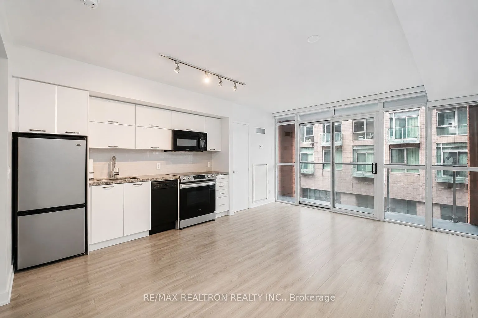1 bed, $2,300 — Photo 3