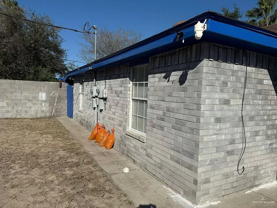2 bed, 2.0 bath, 1800 sqft, $850 — Photo 3