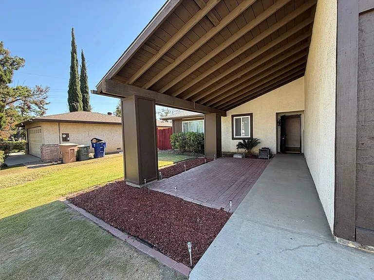 4309 Rosewall St — Photo 4