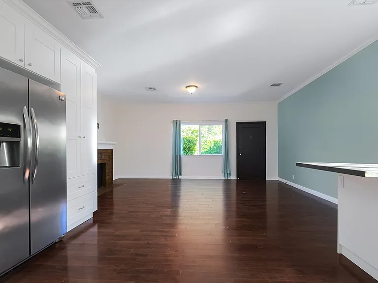 809 N La Jolla Ave — Photo 17