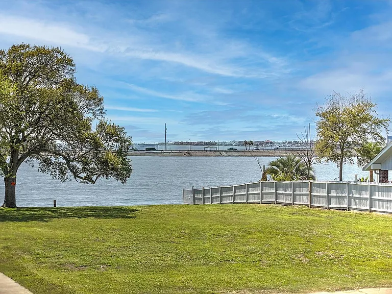 1618 Bayou Shore Dr — Photo 42