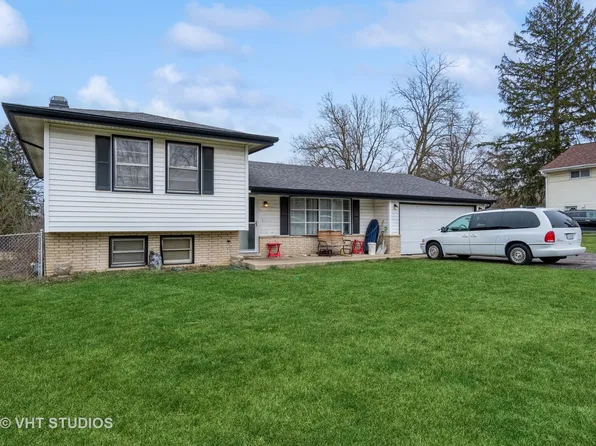 1004 Riedy Rd, Lisle, IL 60532
