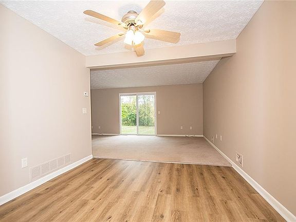 3rd image of 55 Havenwood Holw #57