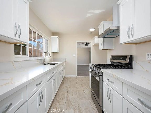 5th image of 1720 Sweetbrier St