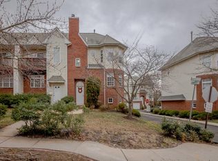 8 Cottage Ct, Berkeley Heights, NJ 07922