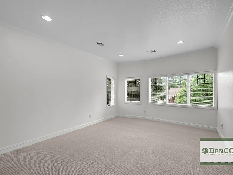 1401 S Clarkson St — Photo 24
