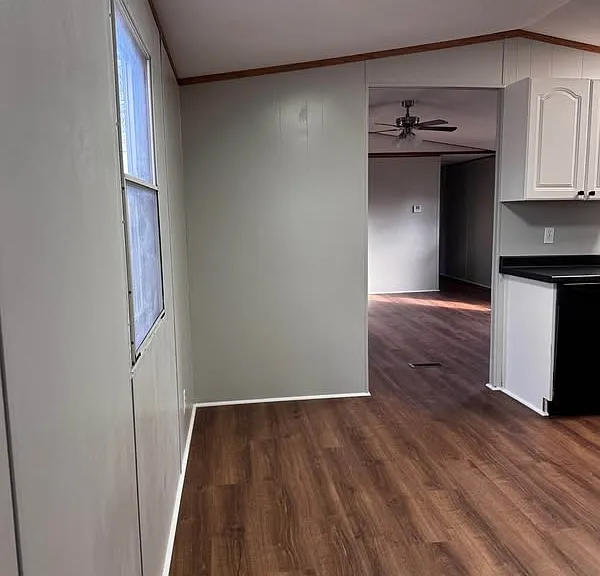 503 Rogers Rd — Photo 7