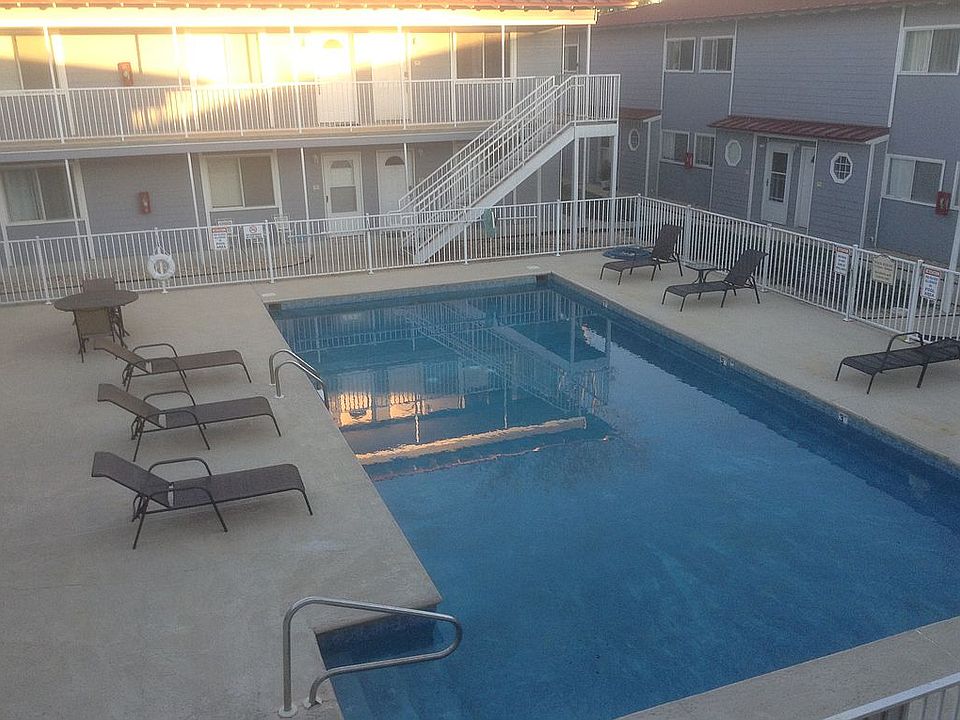 1st image of 1664 Beach Blvd