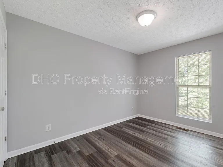 5625 Strathmoor Manor Cir — Photo 8