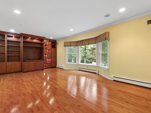 5th image of 1 Frasco Ln