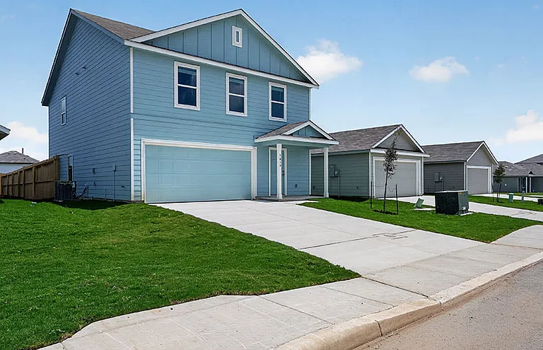 Vista at Avenida Rental Homes — Photo 24