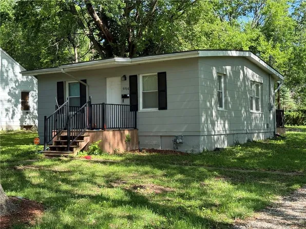 9708 E 66th St, Raytown, MO 64133