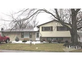 224 Rexford Dr photo 1
