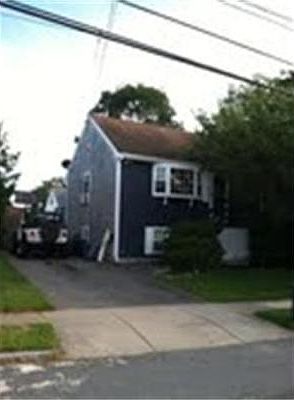 1st image of 90 Grant St