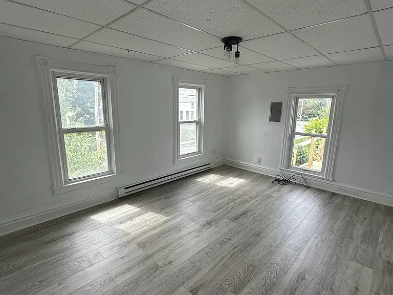 377 Flower Ave E #1 — Photo 7
