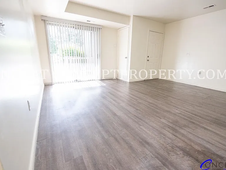 Bentwood — Photo 202