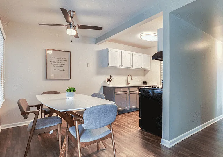 The View Apartments St Charles — Photo 11