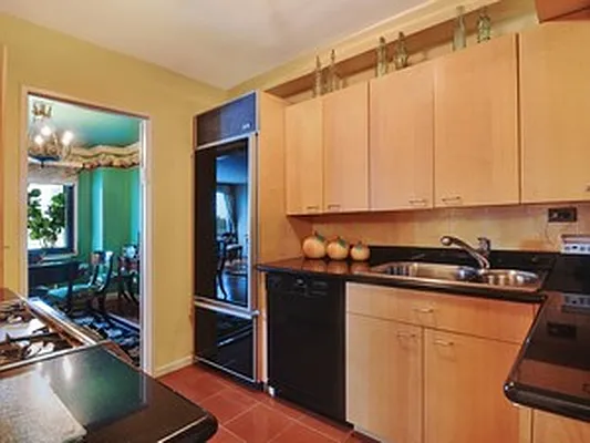 Sold by Corcoran | media 19