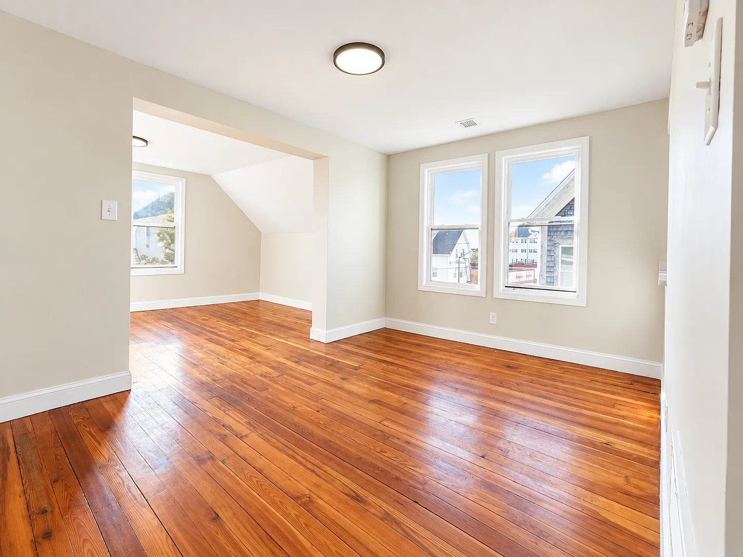 3 bed, 1196 sqft, $1,800 — Photo 1
