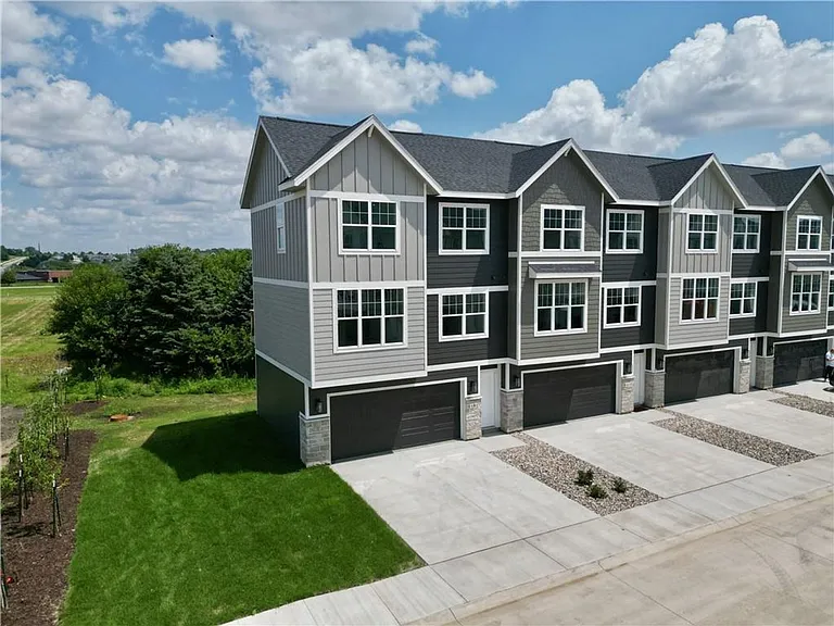Walnut Crest Townhomes - BRAND NEW — Photo 16
