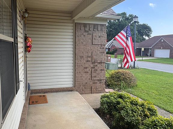3rd image of 301 Crain Dr