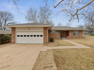 1407 Robin Dr, Sherman, TX 75092