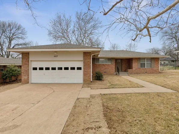 1407 Robin Dr, Sherman, TX 75092