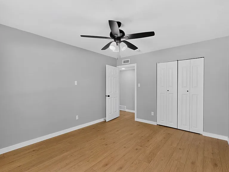 243 Woodhurst Dr — Photo 37