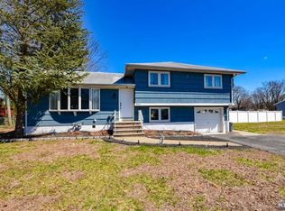 15 Fisk Rd, Wayne, NJ 07470