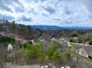 56 Hawtree Ct, Weaverville, NC 28787