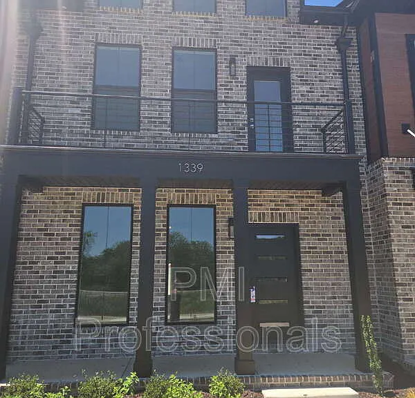 1339 Rebecca Johns Dr — Photo 1