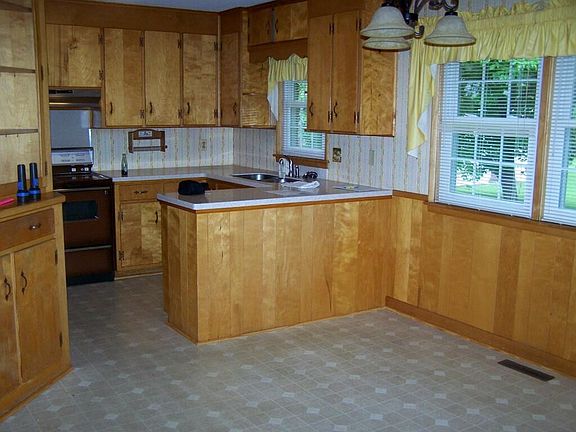 5th image of 203 Lake Pines Dr
