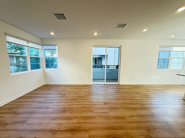4499 S Grant Paseo — Photo 2