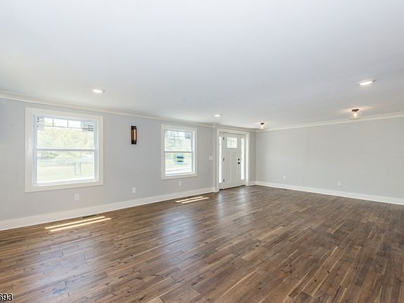 4th image of 183 Washington St #A