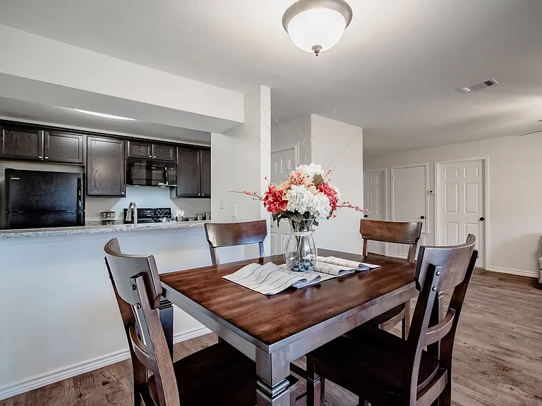 The Villas Apartments — Photo 14