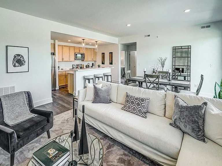 Riverside Village Apartments — Photo 66
