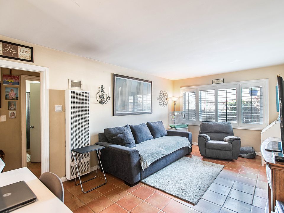 1st image of 227 Avenue Miramar #B