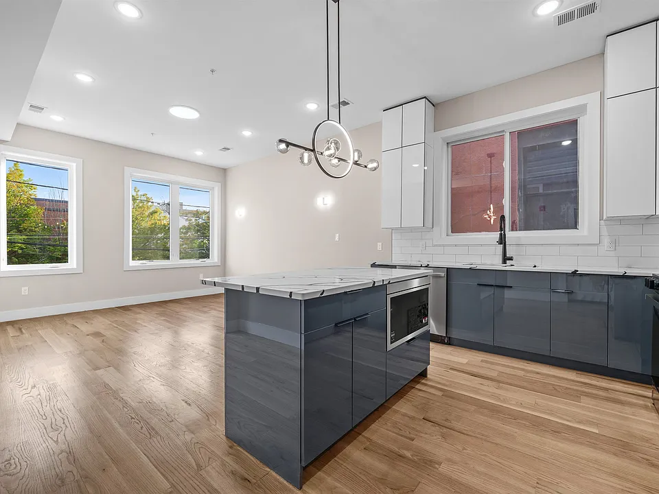 94 South St #2