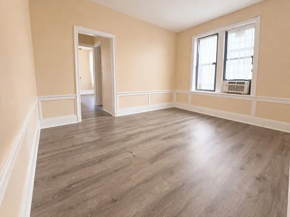 487 Montgomery Street image 1 of 4