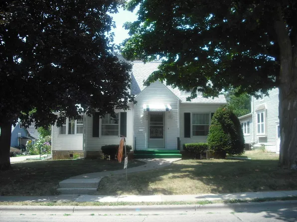 540 N 2nd St, Platteville, WI 53818