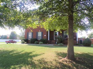 1810 Potters Ct, Murfreesboro, TN 37128