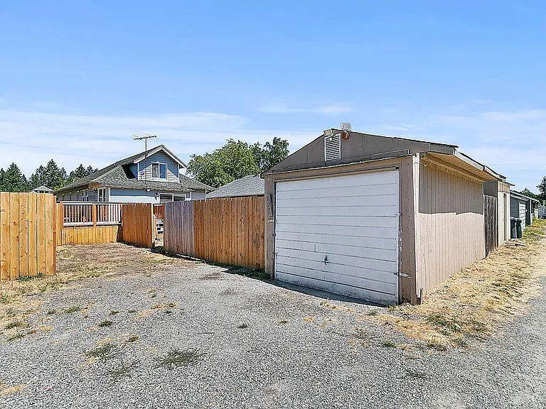 506 Louviers Ave — Photo 32
