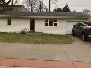 8123 Maple St, Omaha, NE 68134