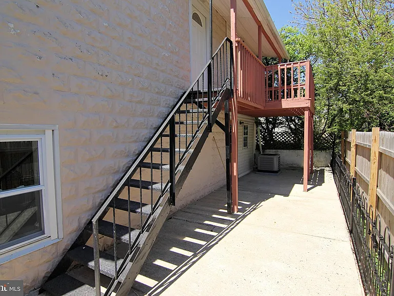 617 Ford St #4 — Photo 14