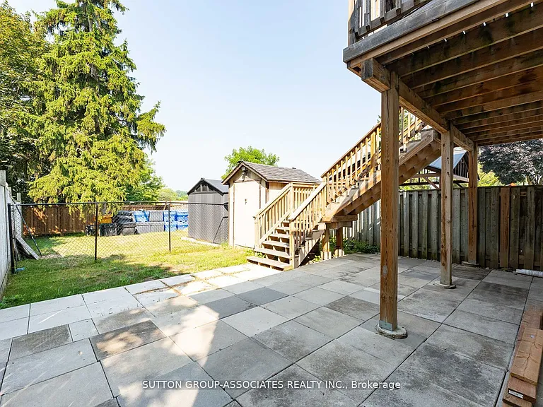 1610 Dundas St W #2 — Photo 22